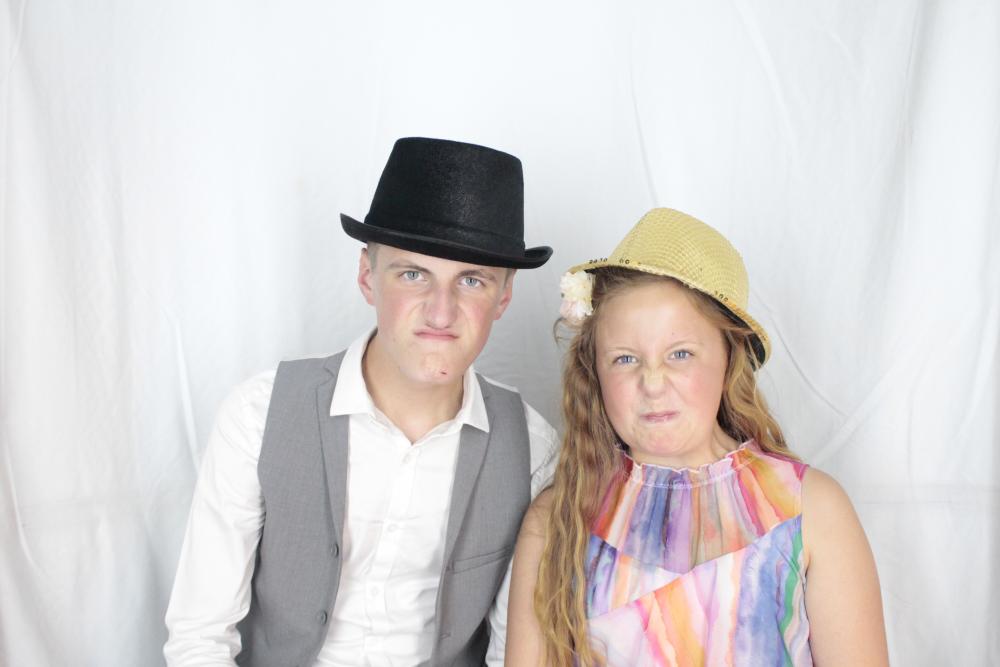 Mr & Mrs Guillen | View more photos from the event at gallery.myphotoboothexperience.co.uk/u/MyPhotoBoothExperienceLtd/Mr-Mrs-Guillen